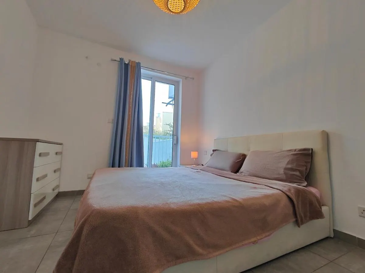 Guest house Large Central Apartment Near Valletta & Seafront Pieta
