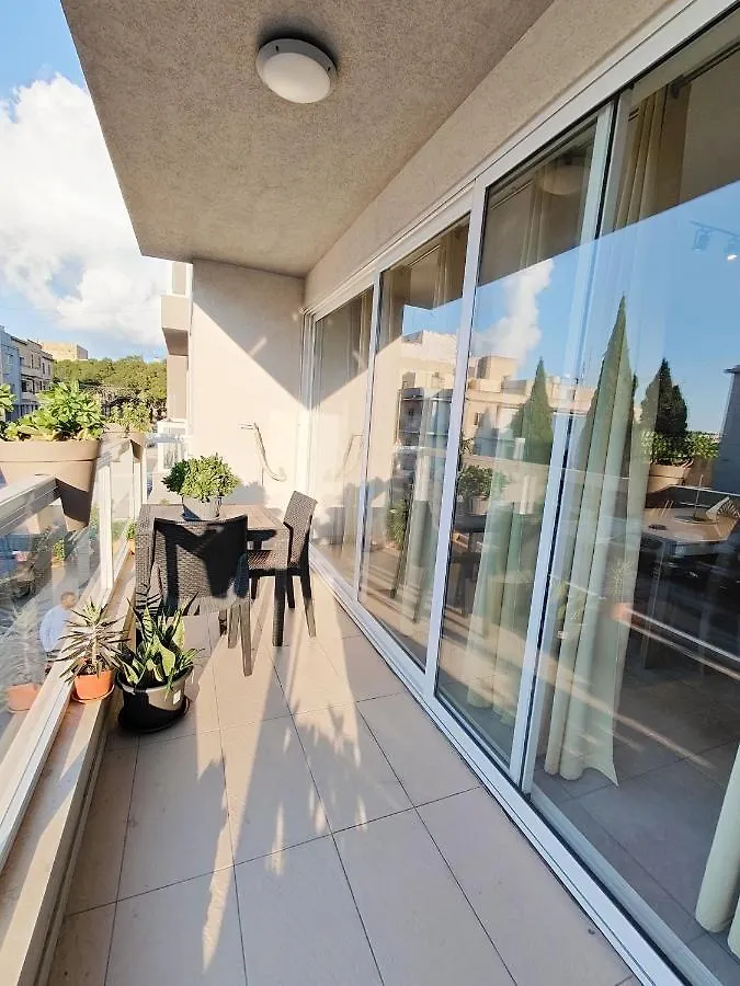 Large Central Apartment Near Valletta & Seafront Pietà Penzion
